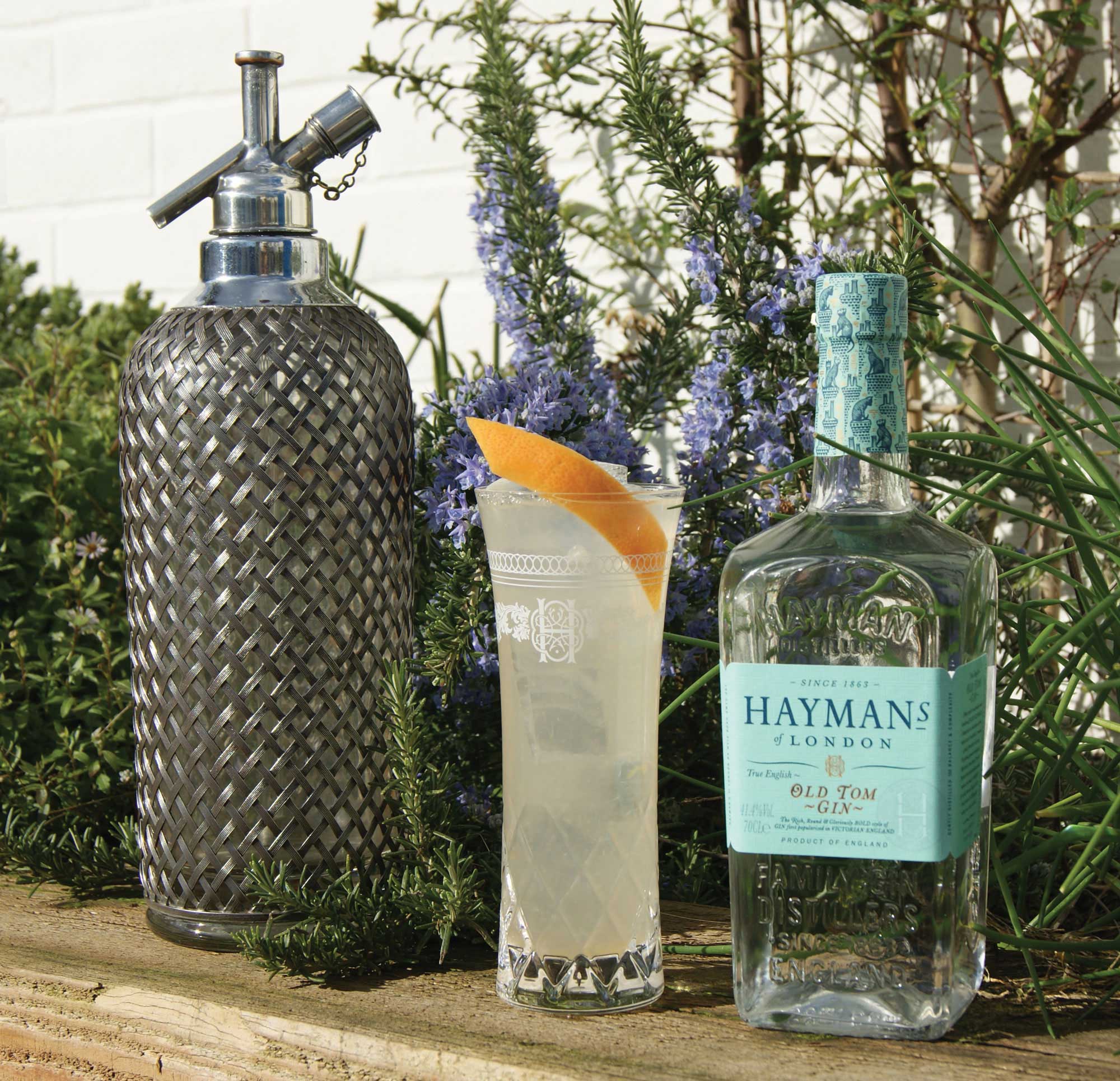 An example of the Grapefruit Spritz, the mixed drink (cocktail) featuring Hayman’s Old Tom Gin, grapefruit juice, and soda water; photo by Hayman’s of London